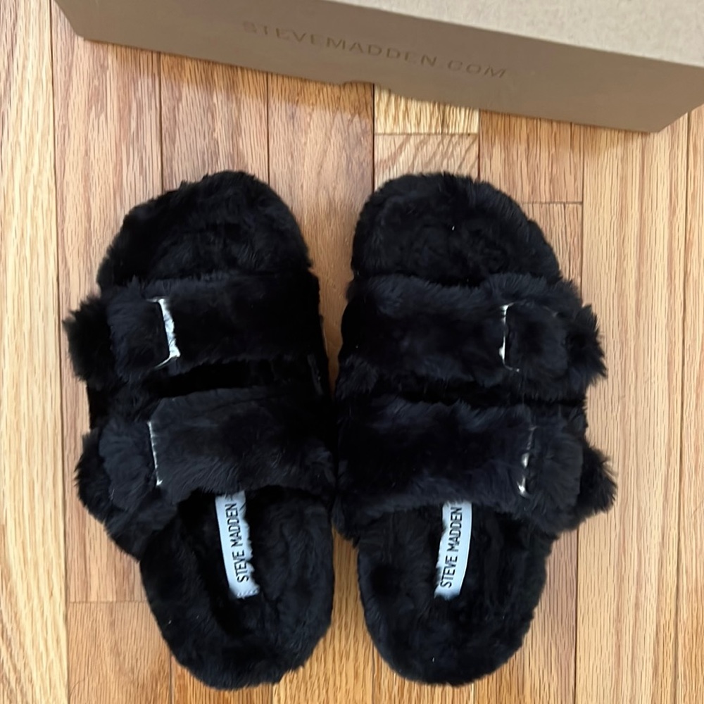 Steve Madden Slippers